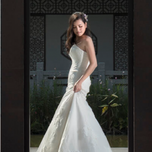 White Tube Mermaid Wedding Dress | Wedding Gowns | RentSmart Asia | Renting Is The New Buying
